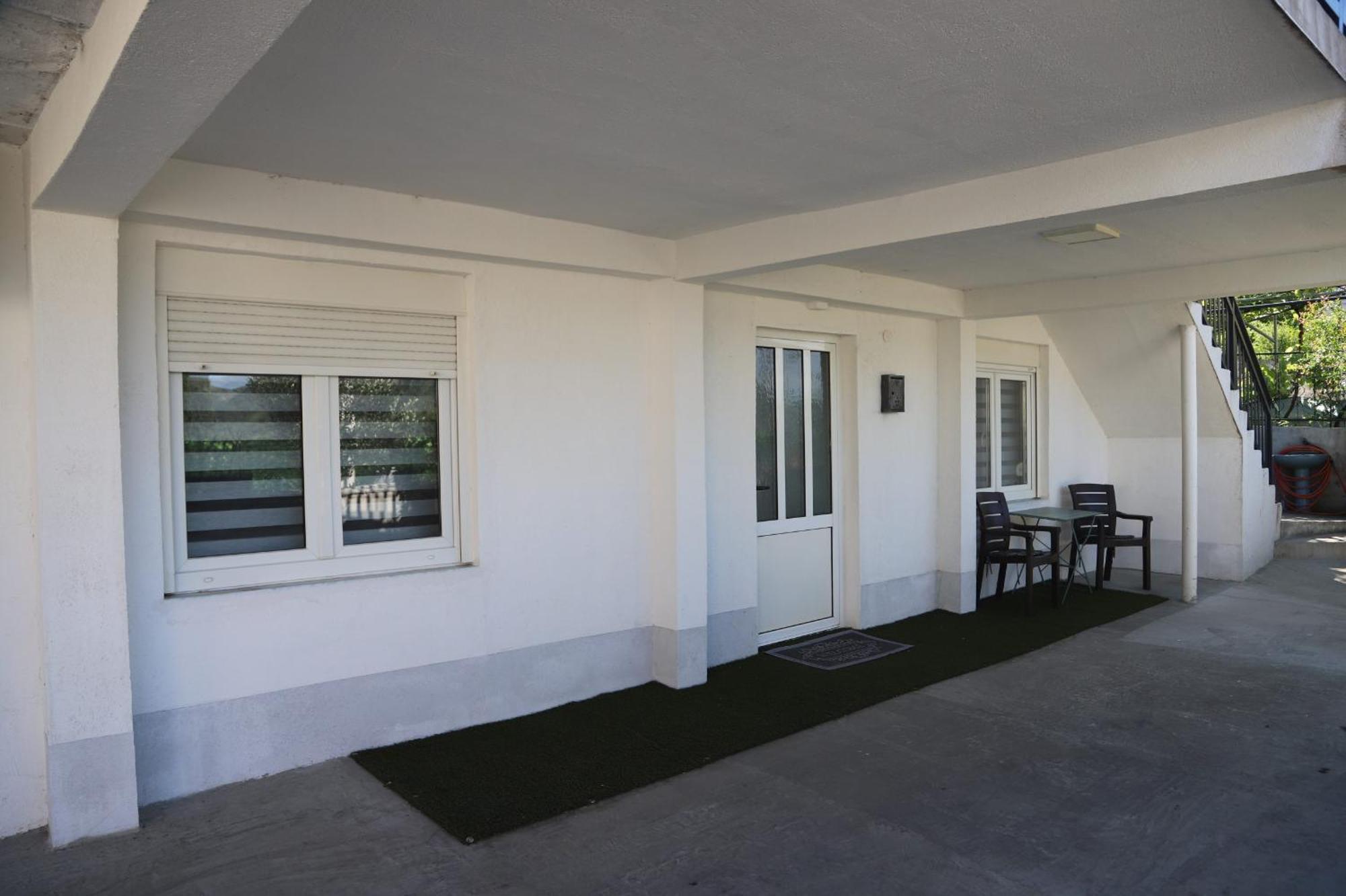 Apartman Hadze โมสตาร์ ภายนอก รูปภาพ